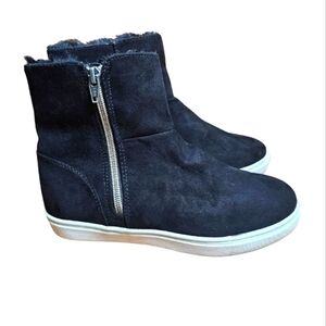 Stevie’s Size 3 Hightop Sneakers Fur Lining